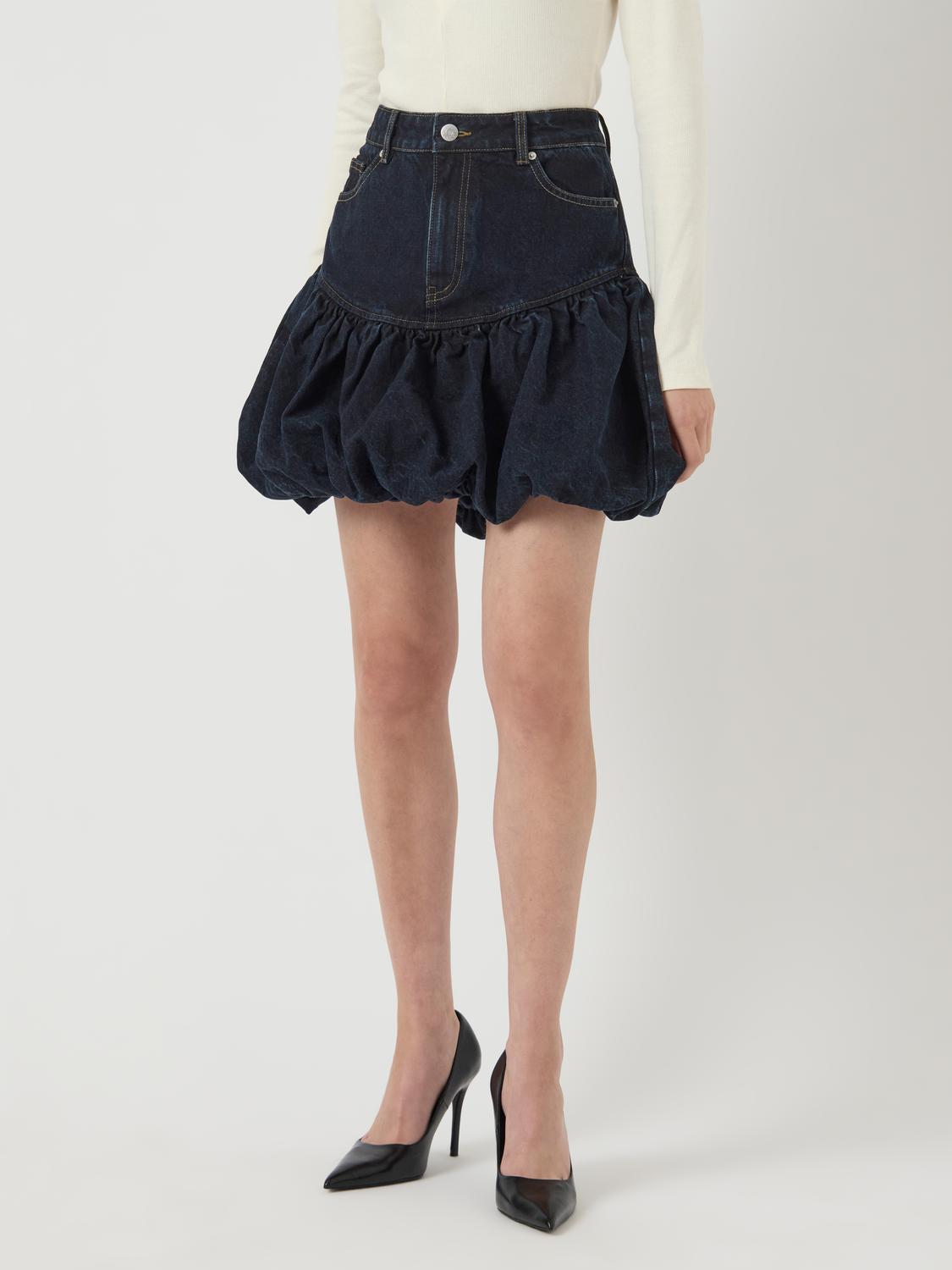 model_shot-front